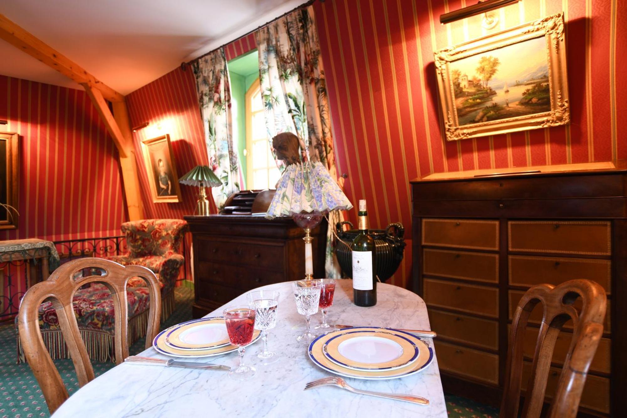 Le Val Clos, Appartement Dans Une Maison De Maitre 19E Tanlay Exterior foto